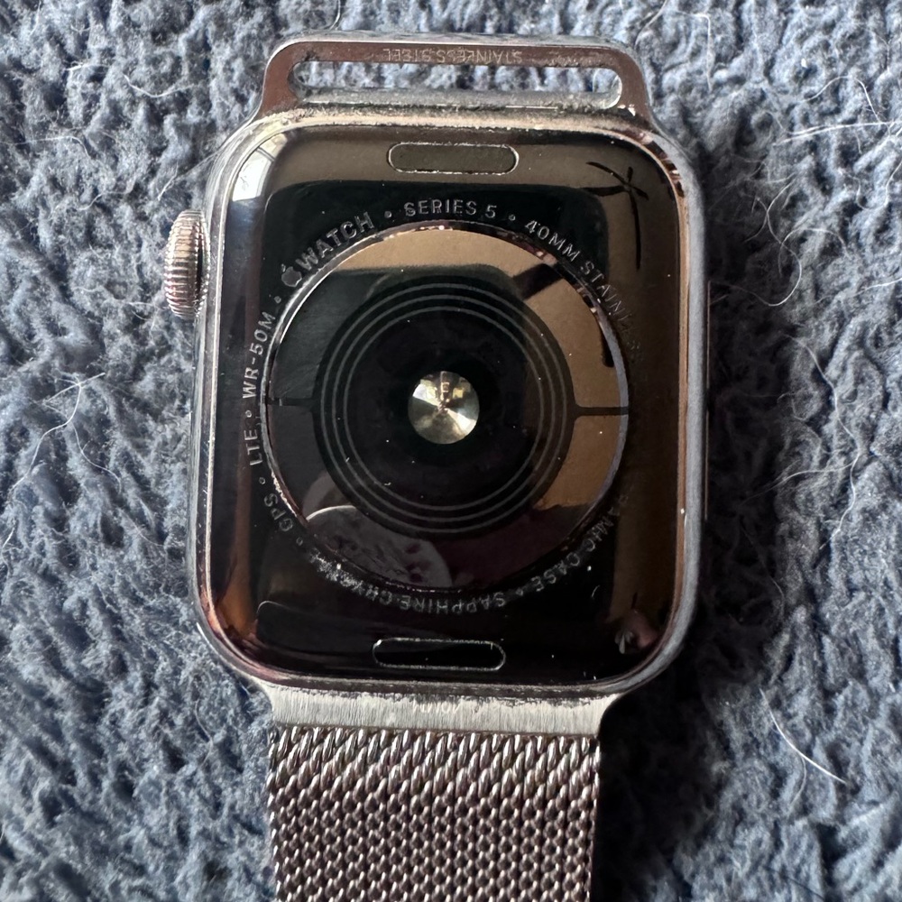 Apple Watch Series 5, 40mm.